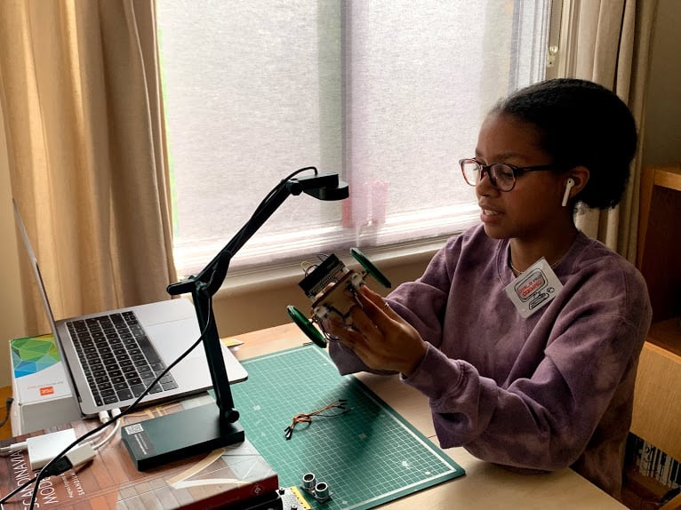 Avye running robotic workshops